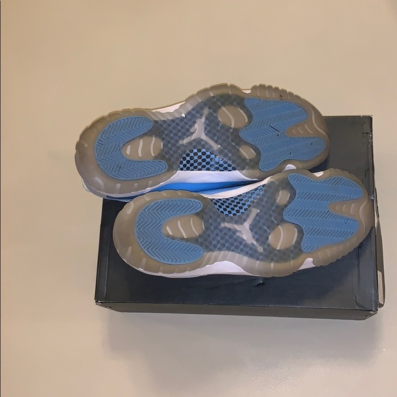 Jordan 11s with box - Picture 3 of 3